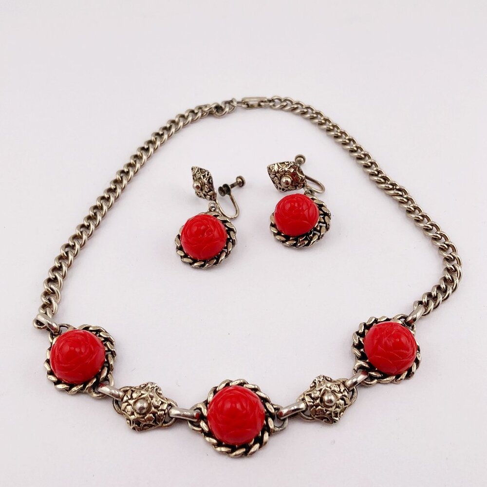 VINTAGE Red plastic rose and silver tone metal choker necklace & earring set - Picture 2 of 15